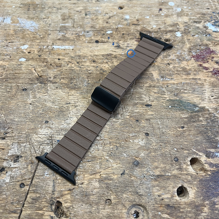 Apple Watch 41mm magnetic strap: Brown